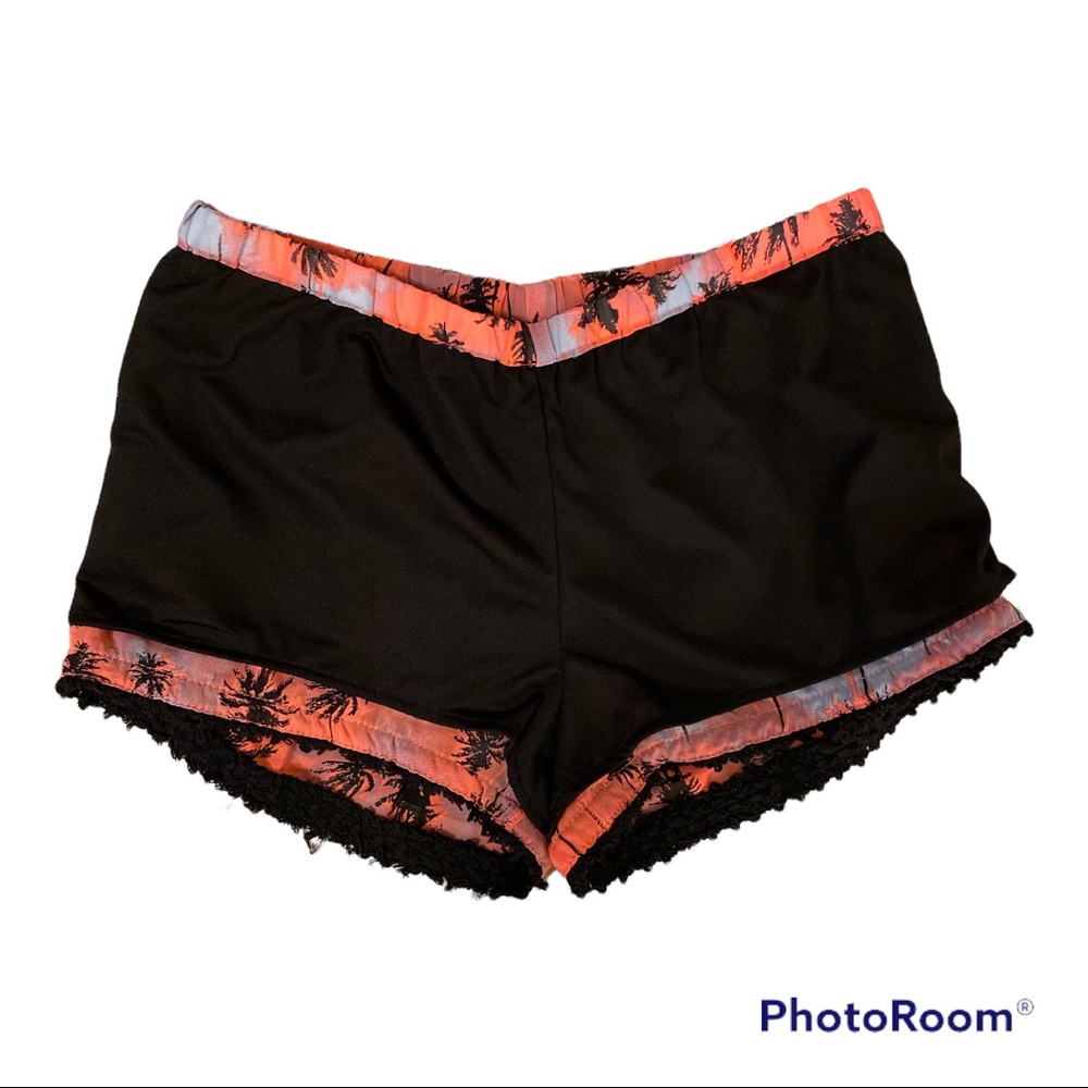 Vanilla star shorts with palm tree theme size medium - Picture 7 of 9